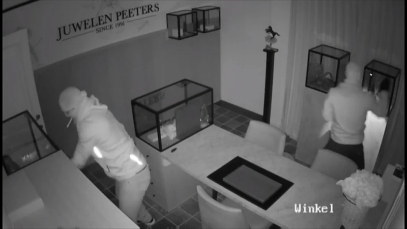 Dieven plunderen juwelierszaak in Neeroeteren terwijl dochter zich schuilhoudt