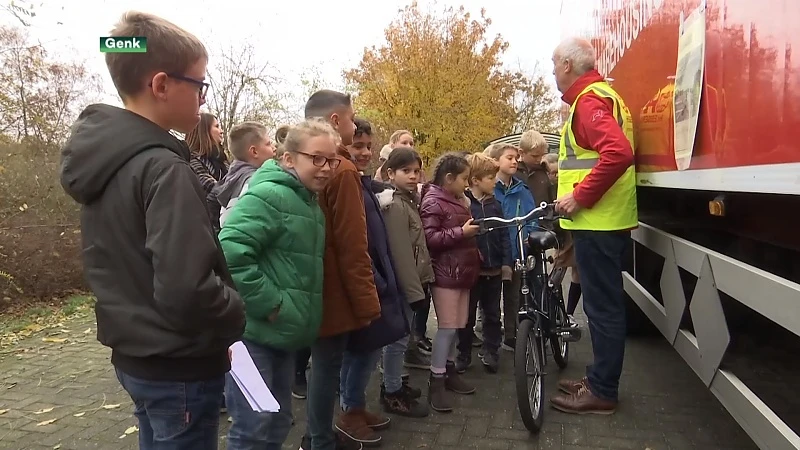 Genkse Leerlingen krijgen les over gevaren dode hoek