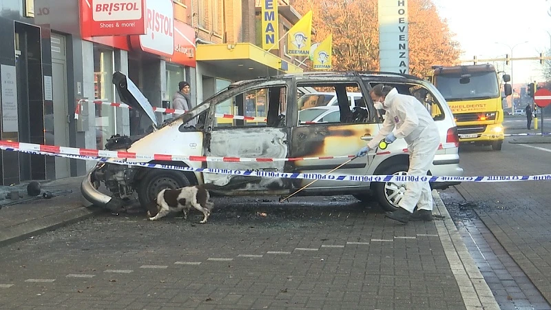Auto vliegt in brand bij ramkraak Genkse juwelier