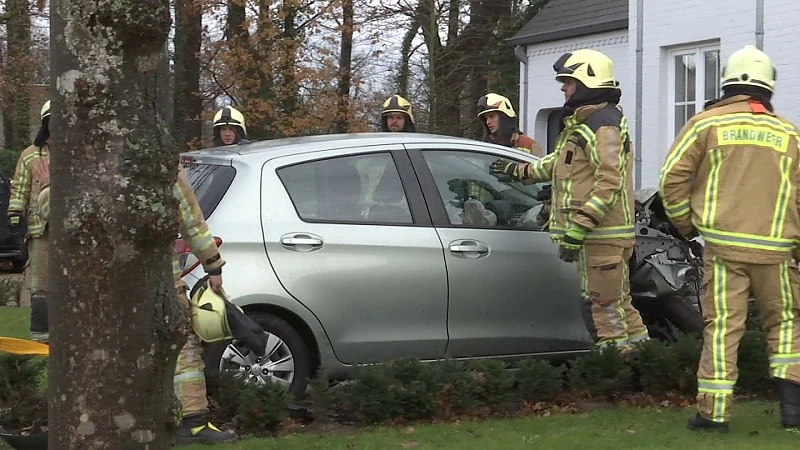 Auto knalt in huis in Heusden-Zolder