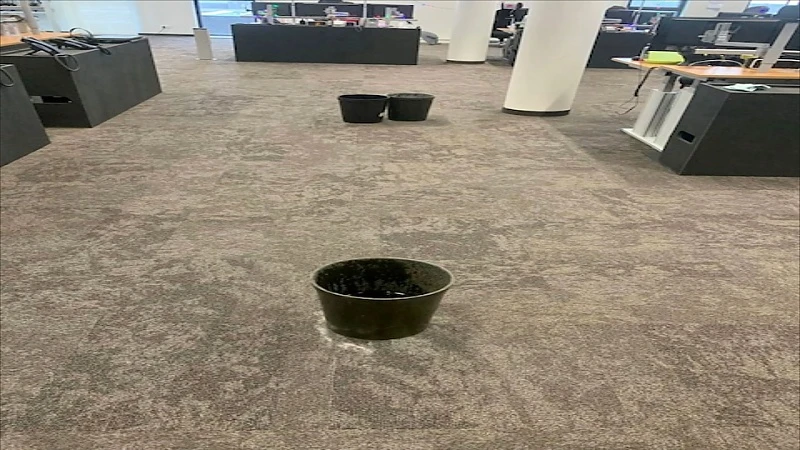 Gloednieuwe gebouwen van de brandweer kampen met wateroverlast