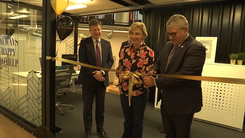 Hilde Crevits opent nieuwe incubator op Corda Campus