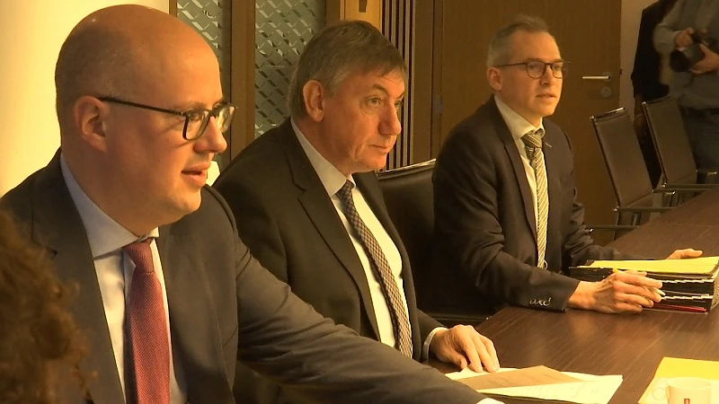 Vlaamse regering vergadert in Hasselt