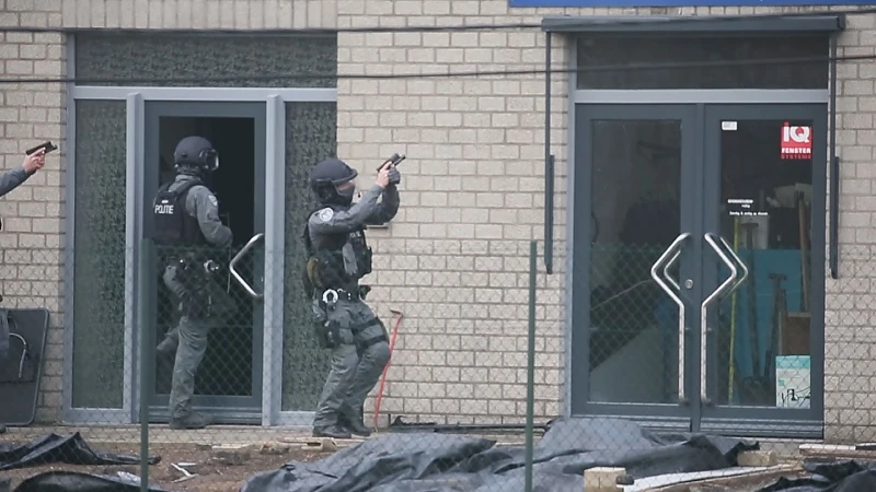 Grote politierazzia op industrieterrein Lanaken