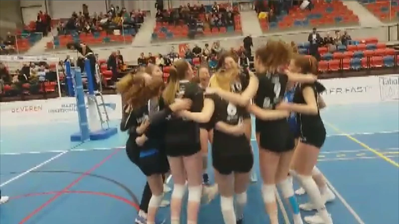 Ladiesvolley Limburg aan de leiding na winst bij Asterix Avo