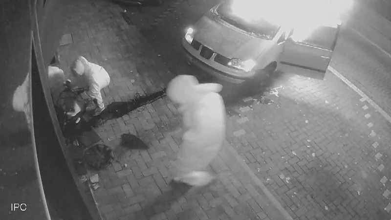 Politie zoekt getuigen van carjacking en ramkraak in Genk