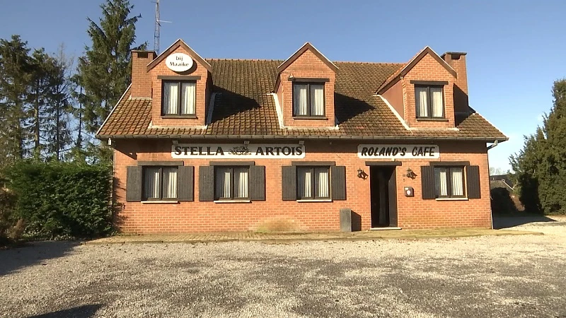 Roland's Café in Helchteren staat te koop, einde van een tijdperk