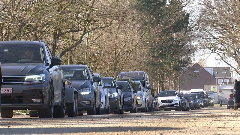 Kijk online hoe druk het is in containerparken Hasselt en Genk voordat je zelf gaat aanschuiven