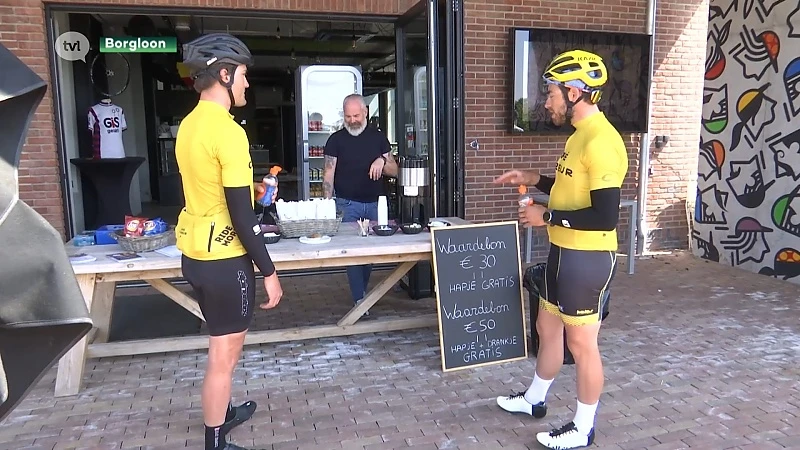 Café Coureur krijgt boete wegens overtreding van het samenscholingsverbod