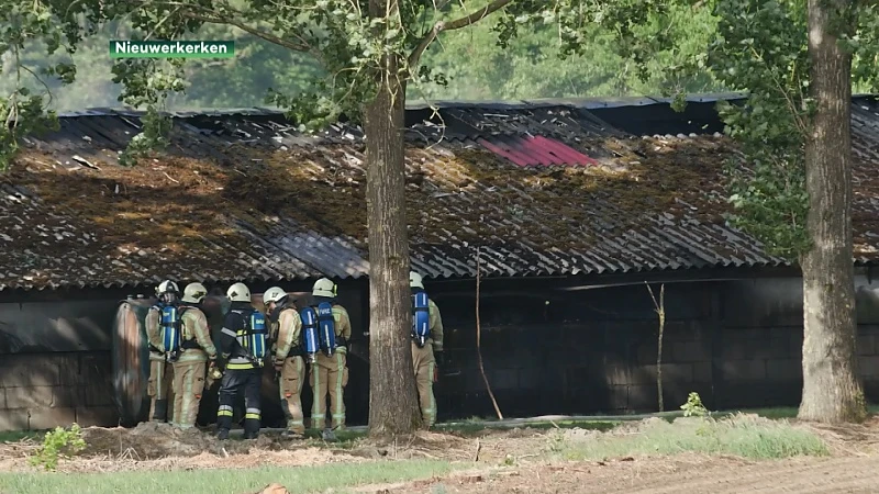16.000 kippen dood bij stalbrand in Nieuwerkerken