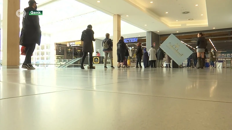 Winkels open in Genk: ellenlange rijen aan Action