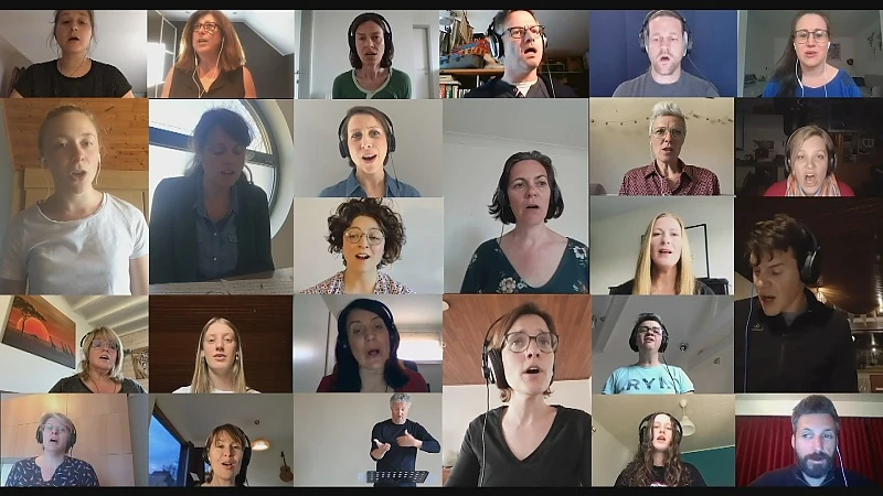 Virtueel koor zingt om zorgpersoneel hart onder de riem te steken