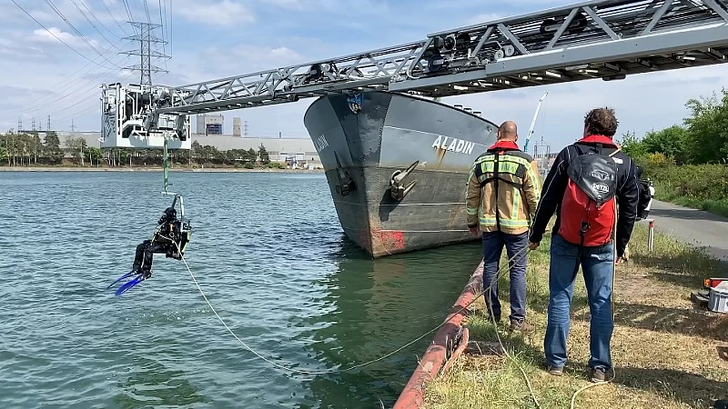Mannen redden man met rollator uit Albertkanaal
