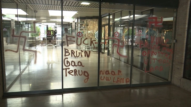 Racistische slogans ontsieren straatbeeld Tongeren, Lanaken en Bilzen