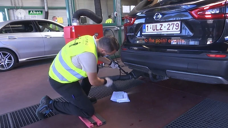 Autokeuring zet extra personeel in om achterstand weg te werken
