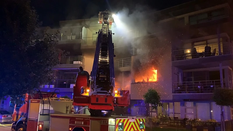 Twee lichtgewonden en zware schade na appartementsbrand in Zonhoven