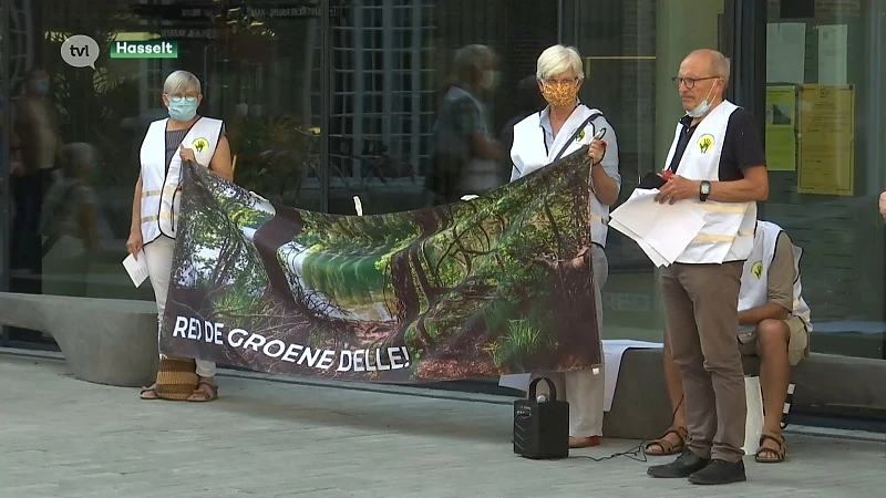 Grootouders voor het Klimaat voeren actie tegen industriezone in natuurgebied Groene Delle