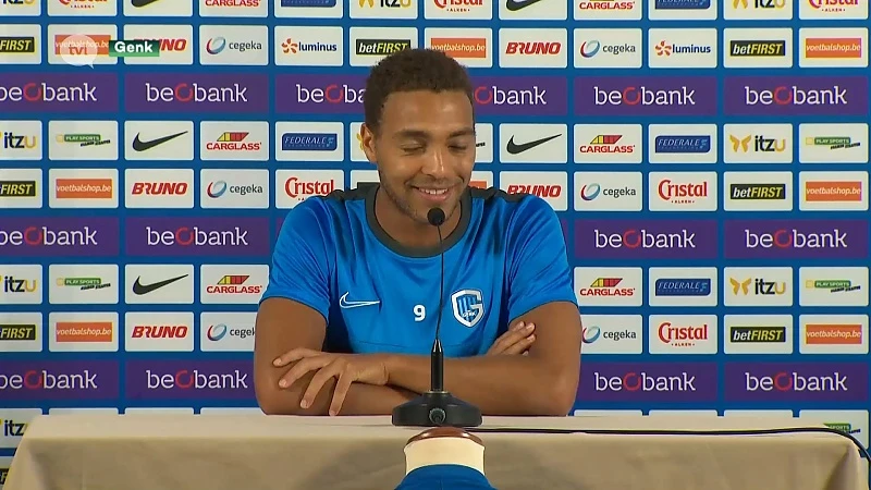 Racing Genk stelt Cyriel Dessers voor