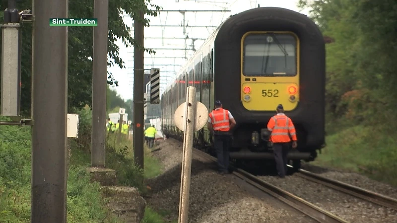 Man komt om bij treinongeval nadat hij langs gesloten slagbomen slalomt