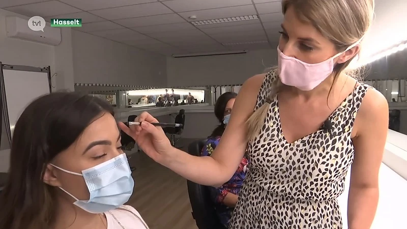 Hoe moet je make-up gebruiken als je de hele dag een mondmasker draagt?