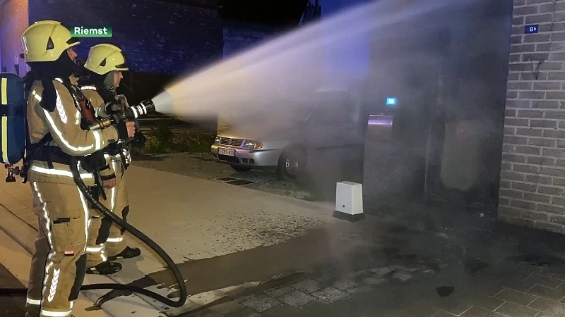 Brandstichting met molotov cocktail in Riemst