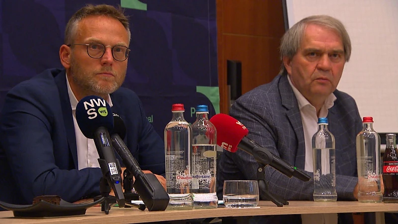 Voetbalcompetitie met achttien ploegen