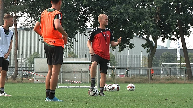 Liam Manning maakt indruk op spelersgroep Lommel SK