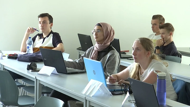 Hogeschool PXL stoomt studenten secundair onderwijs klaar tijdens een zomerschool