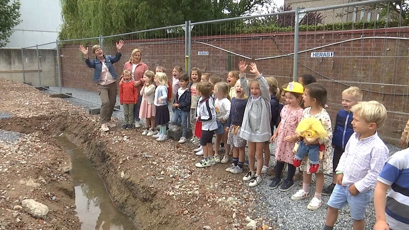 EERSTE SCHOOLDAG: Hasseltse kleuters in containers: stad financiert zelf nieuwbouw