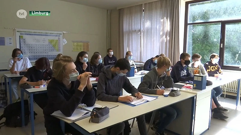 Aantal coronabesmettingen blijft stijgen: 'mondmaskers niet langer verplichten in de klas is geen goed idee'