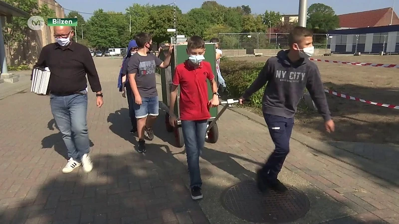 Bilzerse school volgt les via zelfgemaakte mobiele schooltjes