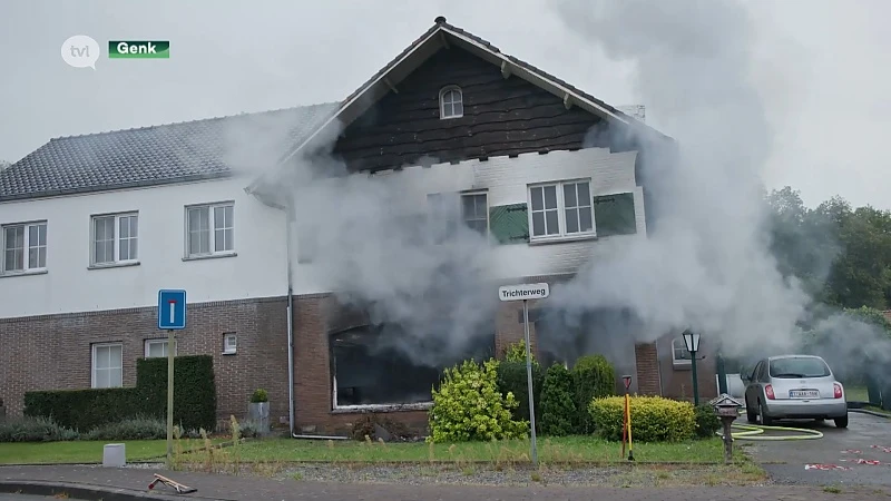 Slapende moeder en dochter net op tijd gered uit brandend huis