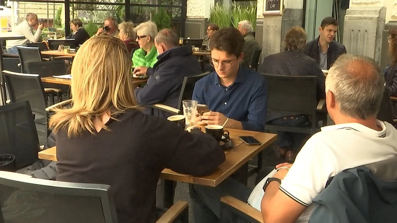 Vervroegde sluitingsuur speelt Hasseltse horeca uit elkaar. "Klanten cafés verhuizen naar terrassen van brasseries"