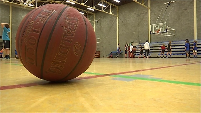 Weyts verbiedt indoor sporten waarbij geen afstand kan worden gehouden
