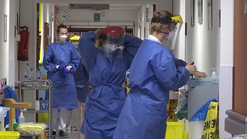 Hoofd intensieve zorgen Vesalius Tongeren: "Binnen 2 weken zijn alle bedden op intensieve volzet, hopelijk crasht ons zorgsysteem niet"