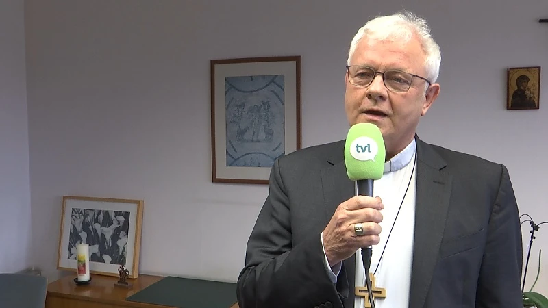 Bisschop roept op niet allemaal tegelijk naar het kerkhof te komen