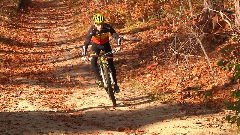 Belgisch kampioen mountainbike Jens Schuermans wil knallen na zware knie-operatie
