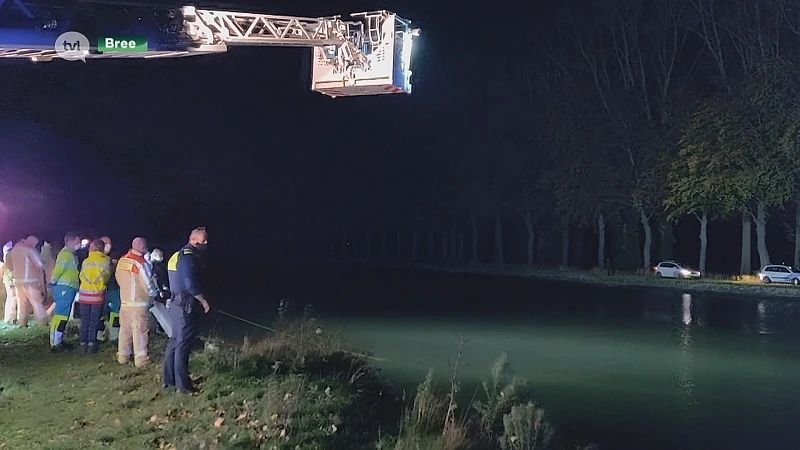 Brandweer zoekt fietser in kanaal in Bree