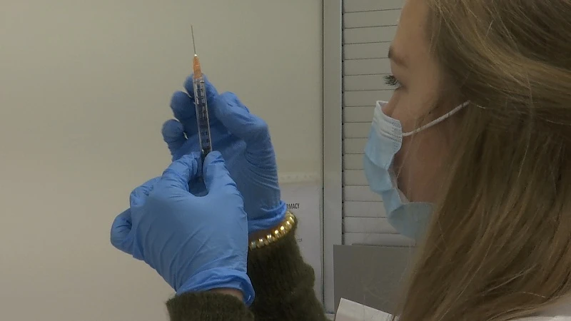 Eind april, begin mei begint grote vaccinatiegolf. Er komen 120 vaccinatiecentra in Vlaanderen.