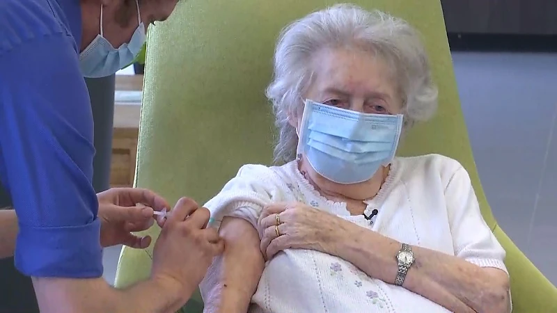 Historisch moment: eerste Limburgse vaccinaties live op TVL