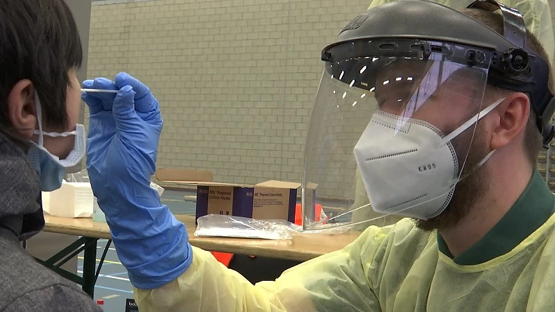 Aantal besmettingen en ziekenhuisopnames in Limburg stabiliseren