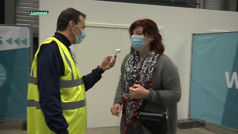 Wouter Beke helpt als vrijwilliger in vaccinatiecentrum Lommel
