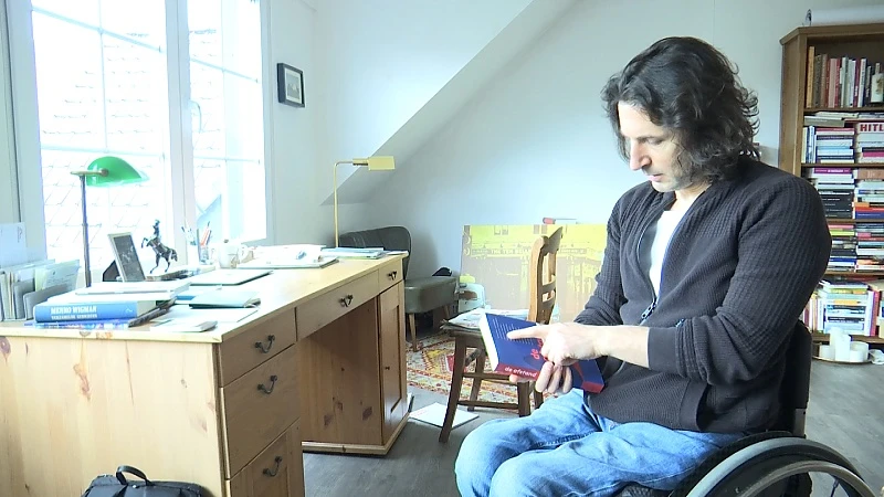 Maasmechelaar Mustafa Kör is nieuwe Dichter des Vaderlands