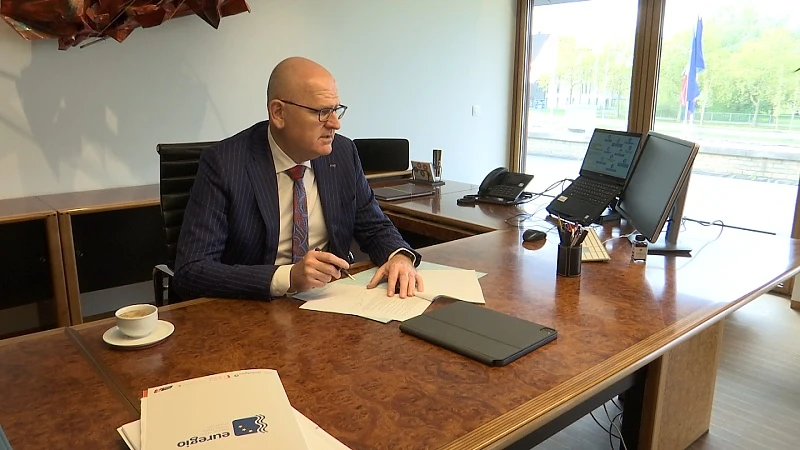 Gouverneur krijgt twee weken uitstel voor voorstel over regiovorming
