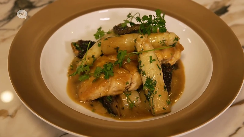 Kipfilet - witte asperges - Morieljes - beurre blanc van Morieljes