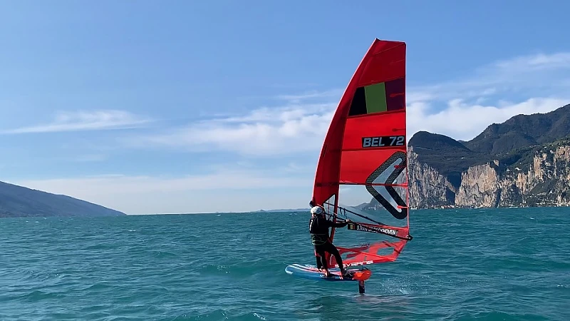 Steven Van Broeckhoven wil met nieuwe surfvorm naar Olympische Spelen