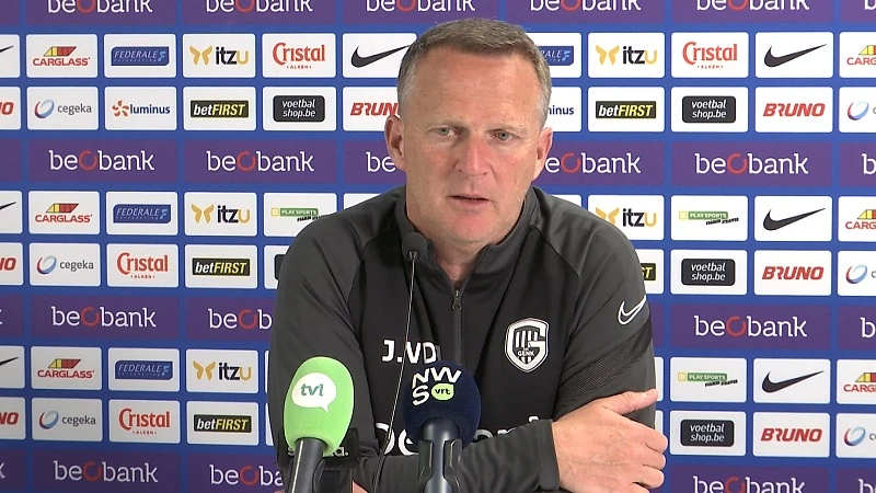 John van den Brom: "Geen favoriet in bekerfinale."