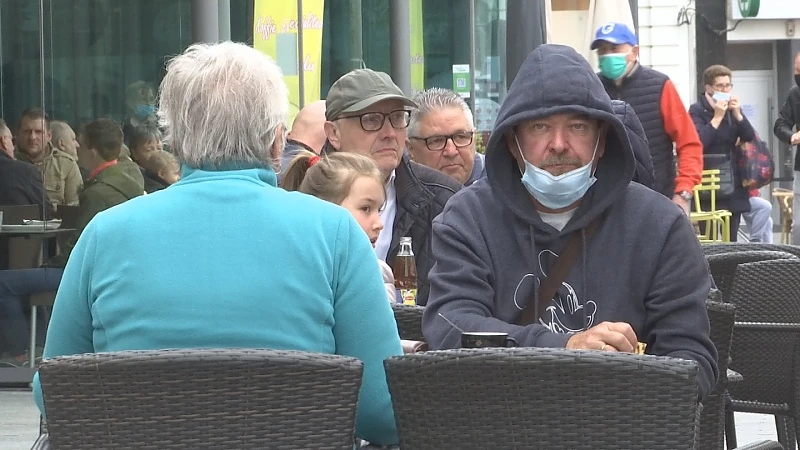 Druilerige voormiddag houdt Truiense terrasliefhebbers niet tegen