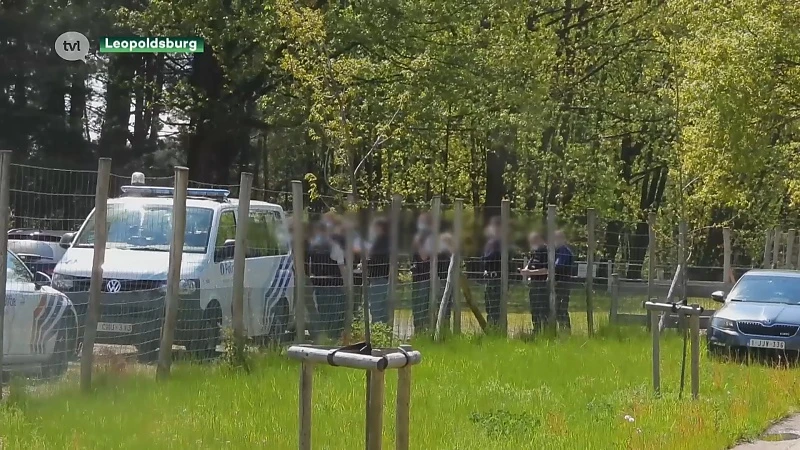 Politie houdt klopjacht op gewapende militair die Marc van Ranst bedreigde