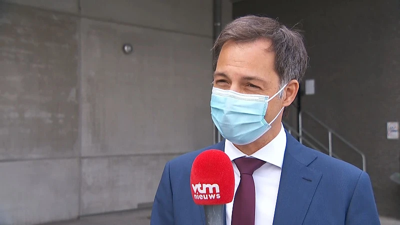 Premier De Croo wil antwoord op vraag hoe militair kazerne kon uitrijden met raketlanceerders